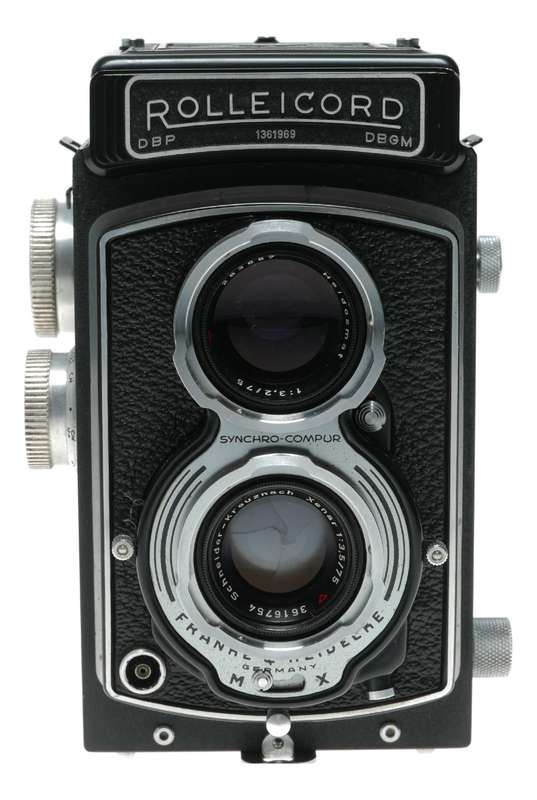 Rolleicord TLR camera Schneider Xenar 3.5/75 twin caps in leather case