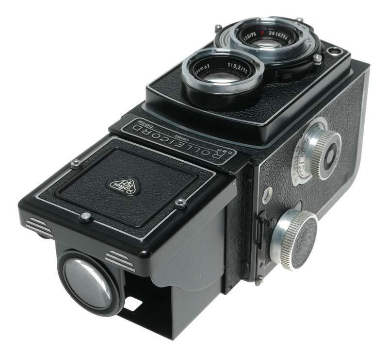 Rolleicord TLR camera Schneider Xenar 3.5/75 twin caps in leather case