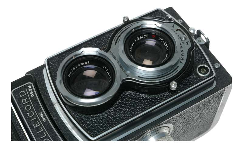 Rolleicord TLR camera Schneider Xenar 3.5/75 twin caps in leather case