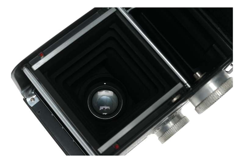 Rolleicord TLR camera Schneider Xenar 3.5/75 twin caps in leather case