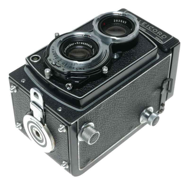 Rolleicord TLR camera Schneider Xenar 3.5/75 twin caps in leather case