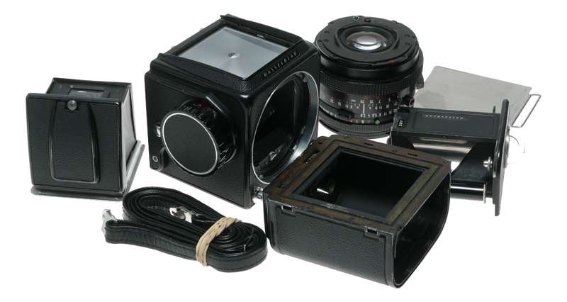 Hasselblad 500 C/M black roll film 6x6 Zeiss Planar 2.8/80 T 100 Polaroid instant magazine