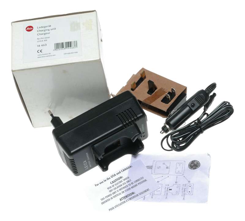 Leica M8 Battery Charging Unit 14463 in box cables papers