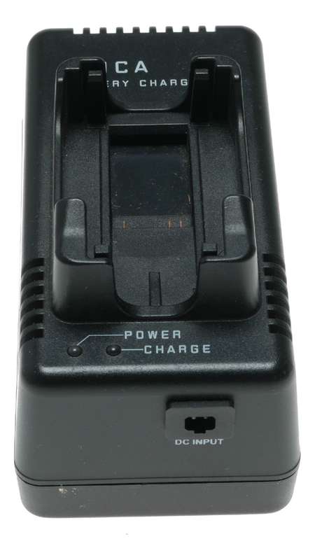 Leica M8 Battery Charging Unit 14463 in box cables papers