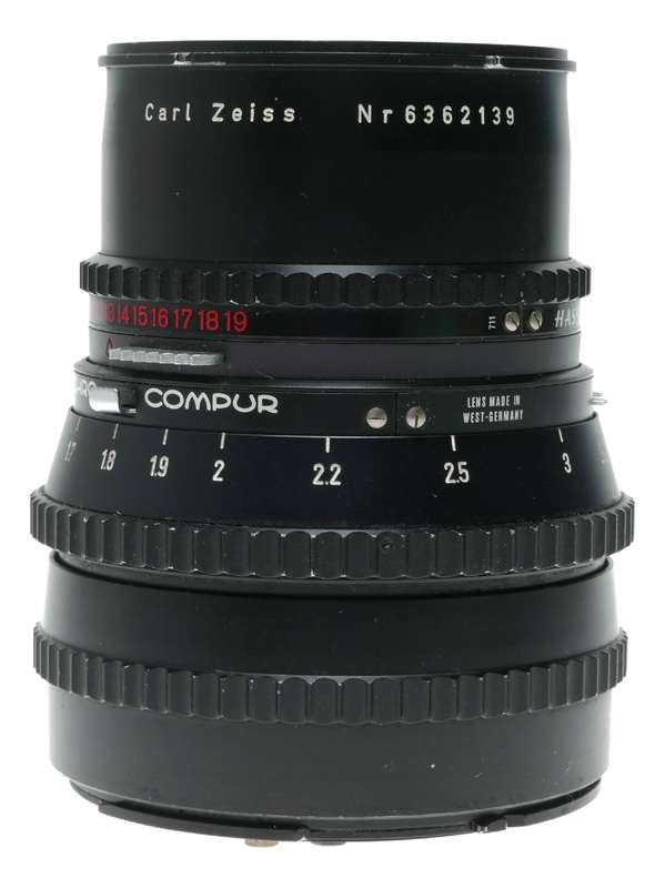 Carl Zeiss 1:4 150mm Sonnar T Hasselblad prime telephoto lens Synchro Compur