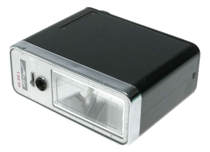 Metz 185 Mecablitz camera hot shoe flash with charger pouch instructions
