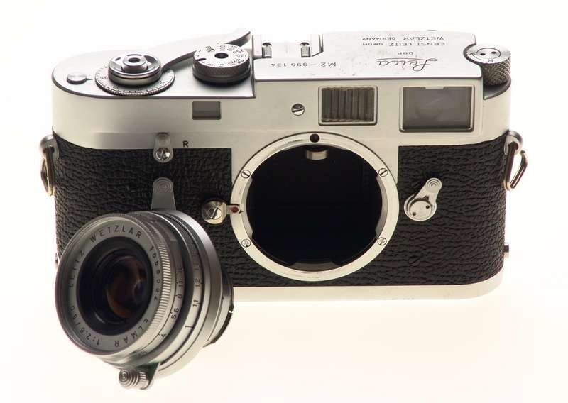 LEICA 35mm CHROME M2 CAMERA ELMAR 2.8/50mm LENS UVa FILTER ITOOY HOOD CASE CLEAN