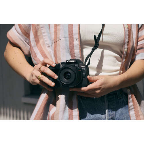 Canon EOS R10 + RF-S 18-150mm Lens