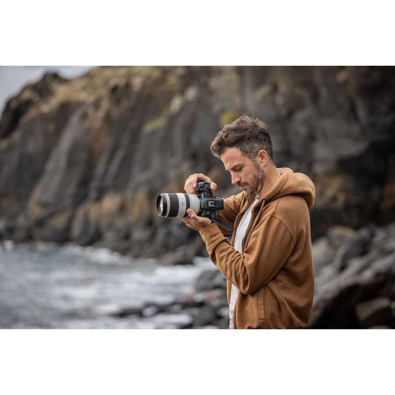 Canon EOS R5 Mirrorless Camera + RF 24-105mm Lens