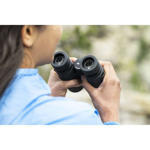 Nikon PROSTAFF P7 8x30 Binocular