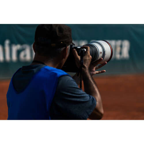Sony FE 300mm f/2.8 GM OSS Lens