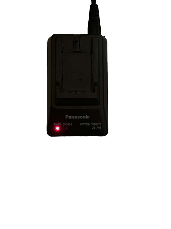 PANASONIC DE-A88 BATTERY CHARGER