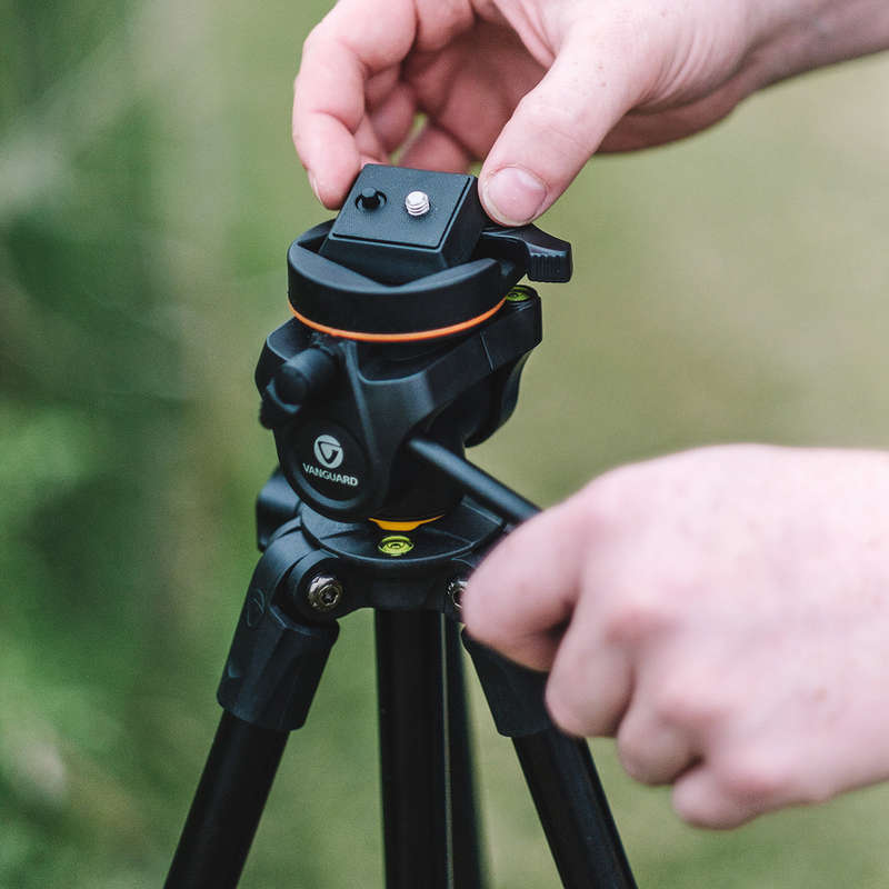 VANGUARD VESTA 203AP ALUMINIUM 3-WAY PAN HEAD TRIPOD