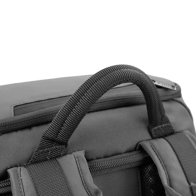 VANGUARD MOCHILA VEO ADAPTOR S46 Black Modern Camera Backpack With USB Port