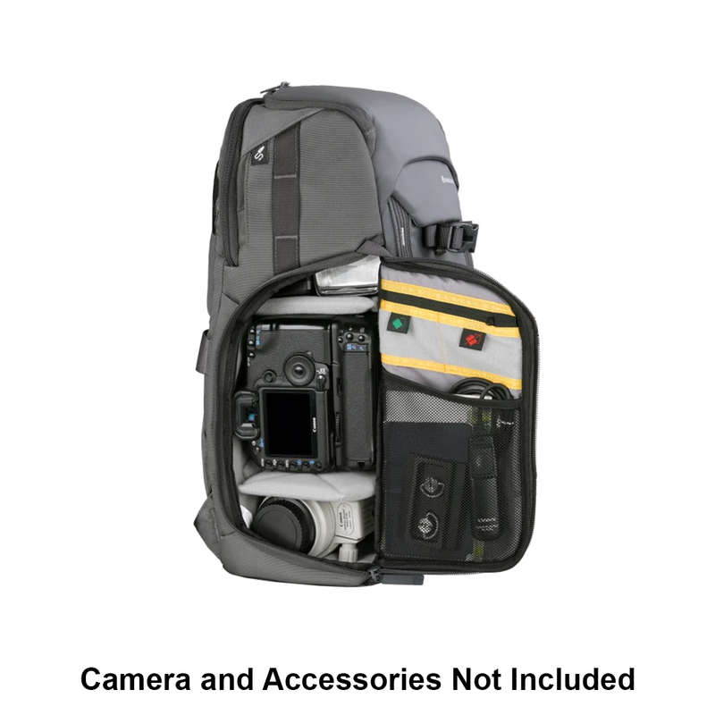 VANGUARD MOCHILA VEO ADAPTOR S46 Black Modern Camera Backpack With USB Port
