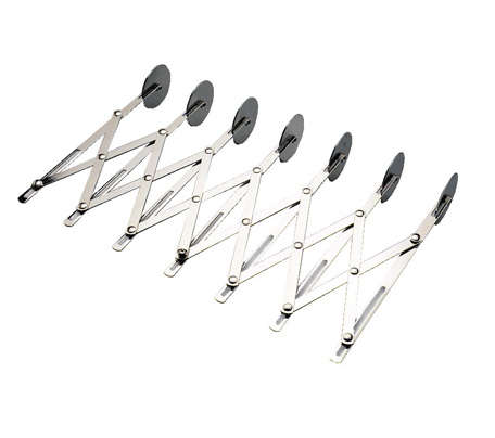 DOUGH CUTTER - 7 WHEEL PLAIN