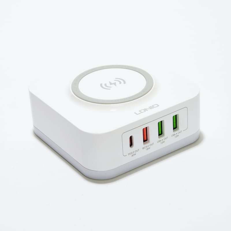 LDNIO 32W Desktop Power Station with Wireless Charger
