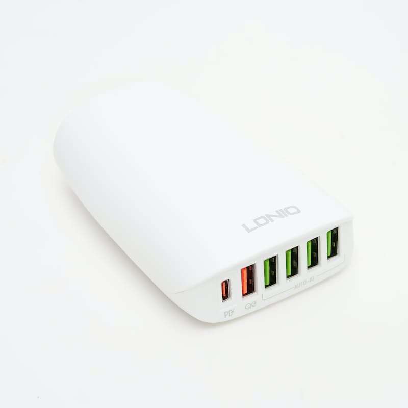 LDNIO 65W QC3.0 PD Desktop Charger with 1.5m Cable (6x USB)