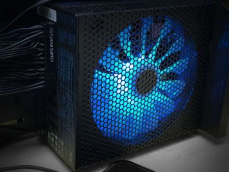 AeroCool Project 7 RGB Ready 850w 80 Plus Platinum Certified Modular Power Supply