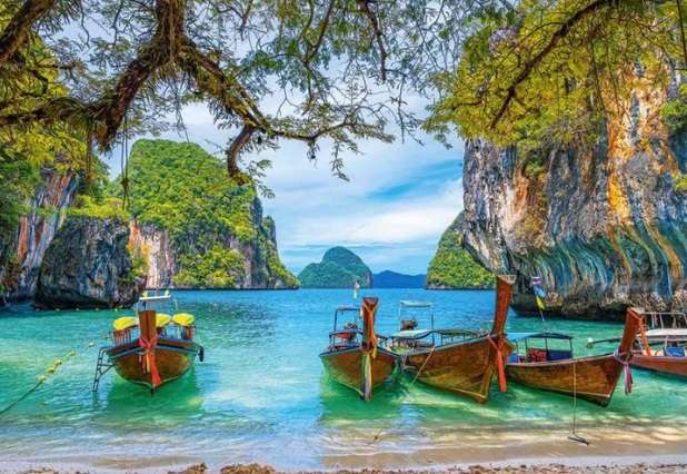 Beautiful Bay In Thailand (1500 Piece Puzzle)