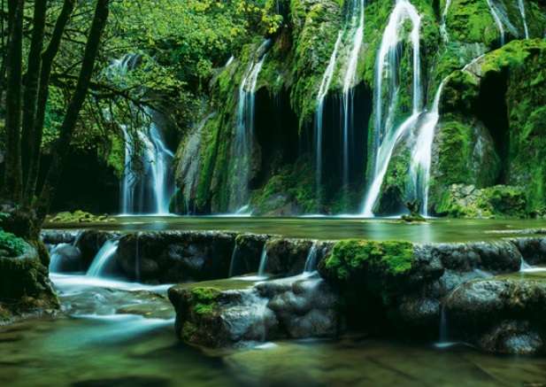 Cascades (1000 Piece Puzzle)