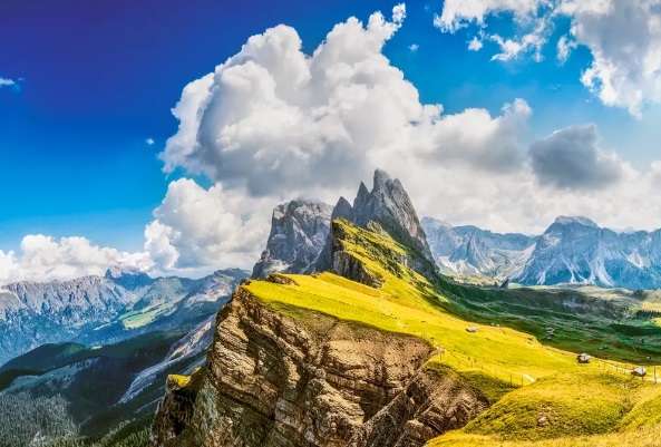 Majestic Dolomites, Italy (1500 Piece Puzzle)