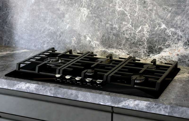 Falco -Gas Hob 5 Burner Black Glass