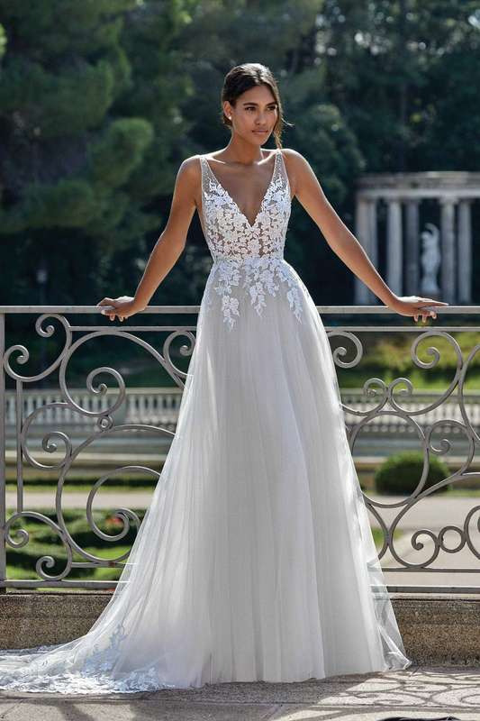 Ashlyn, lace detail tulle A-line