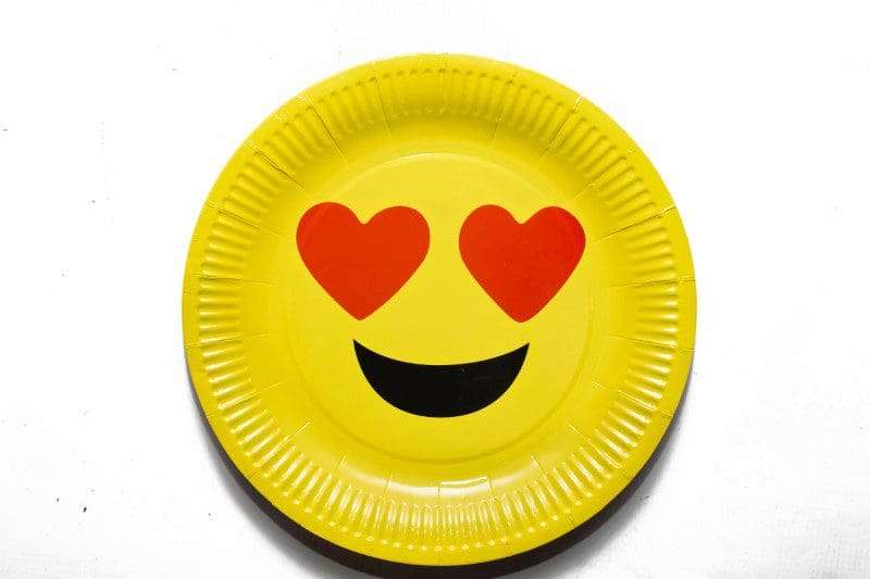 Heart Emoji Paper Plates (23 cm)