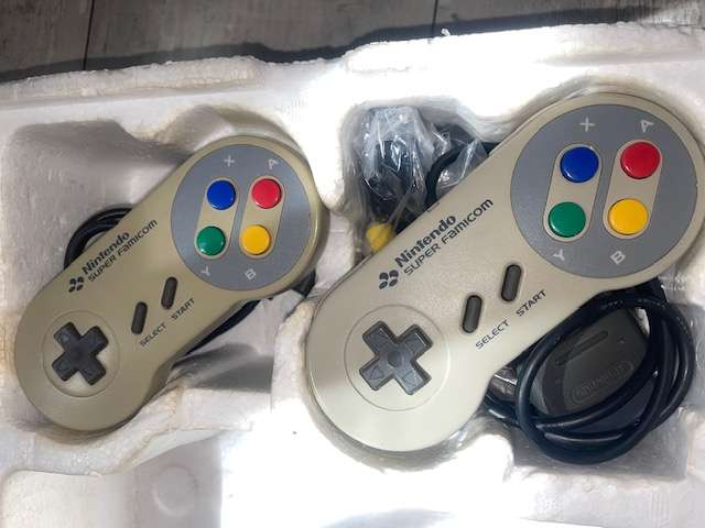 Super Famicom (SNES) NTSC/J + Game : (Pre-owned)