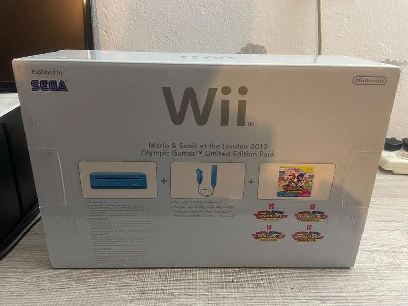 Nintendo Wii Mario & Sonic Console - Mint condition -