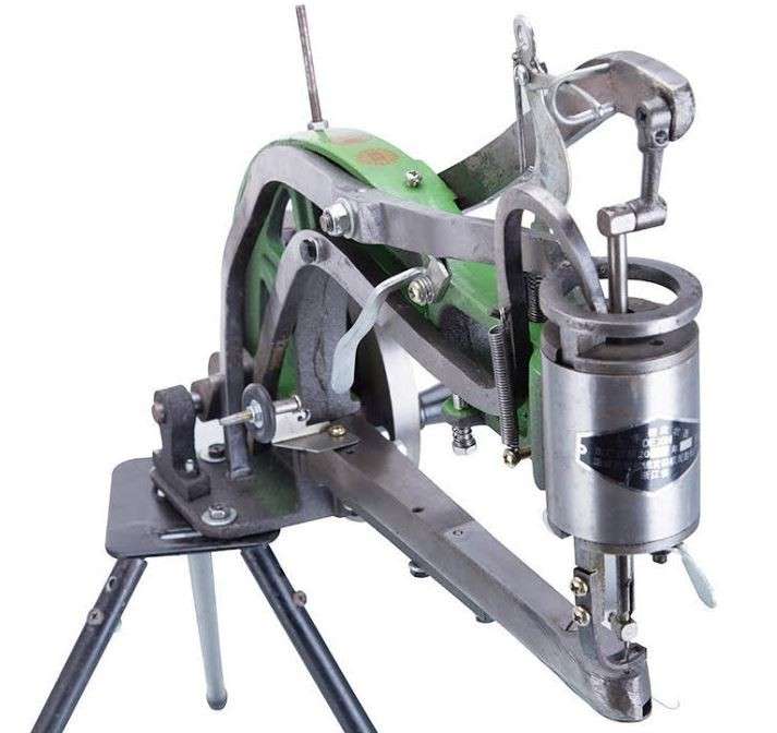 Hand machine leather sewing machine patcher