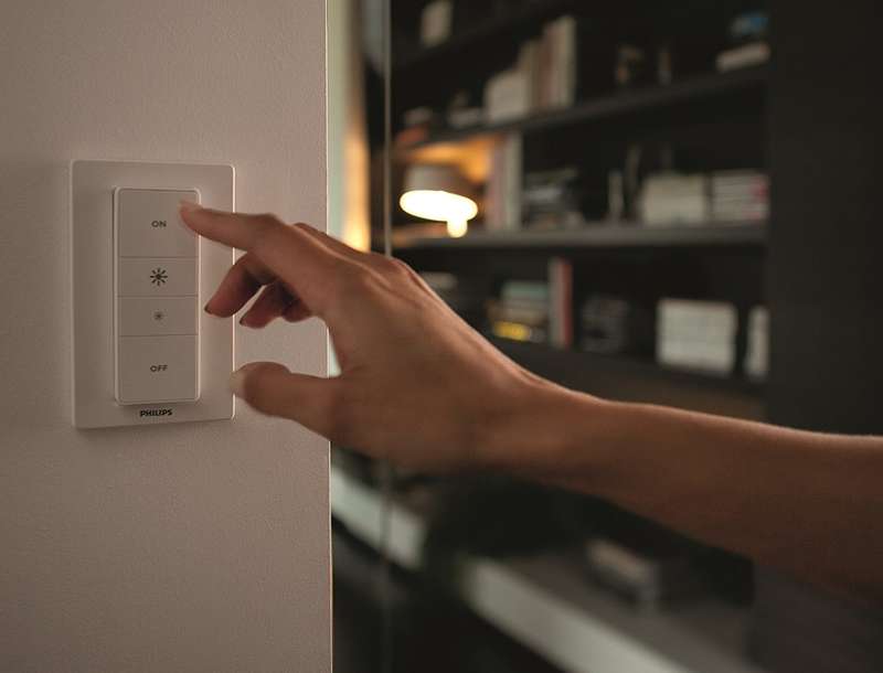 Philips Hue Smart Dimmer Switch with Remote - For Philips Hue Smart Bulbs - Philips 152g