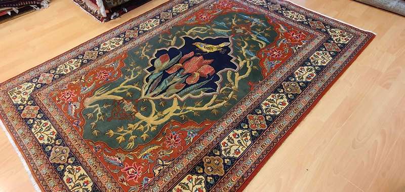 Very Fine Persian Qum Carpet 189cm x 138cm Hand Knotted