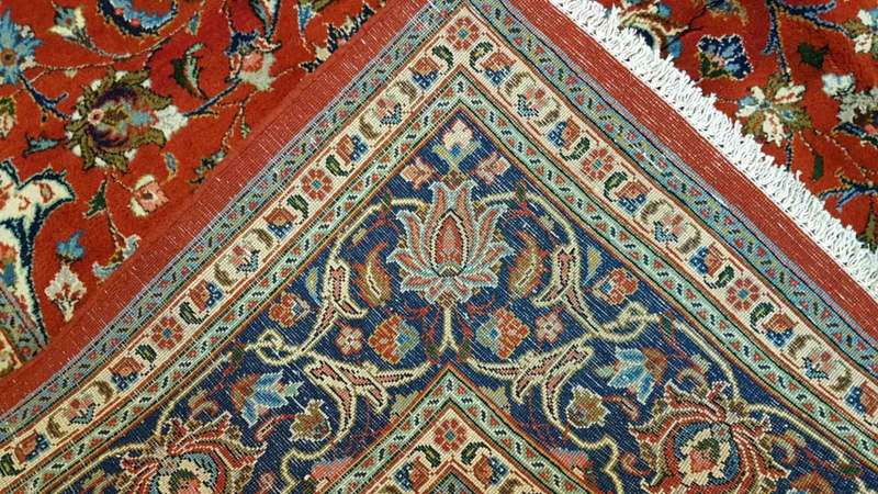 Persian Isfahan Carpet 292cm x 202cm Hand Knotted