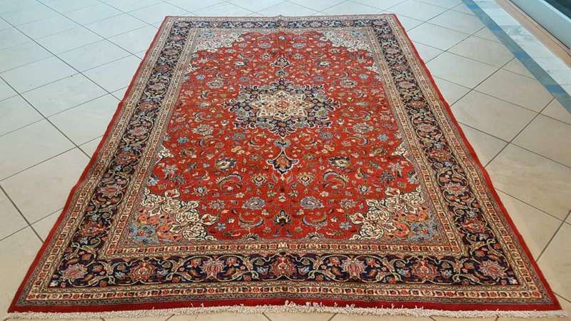 Persian Isfahan Carpet 292cm x 202cm Hand Knotted
