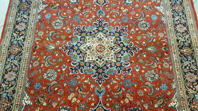 Persian Isfahan Carpet 292cm x 202cm Hand Knotted