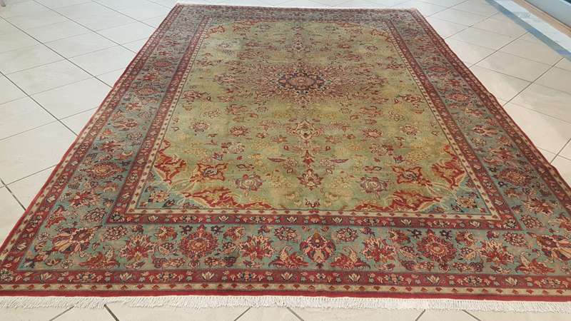 Persian Isfahan Carpet 240cm x 340cm Hand Knotted