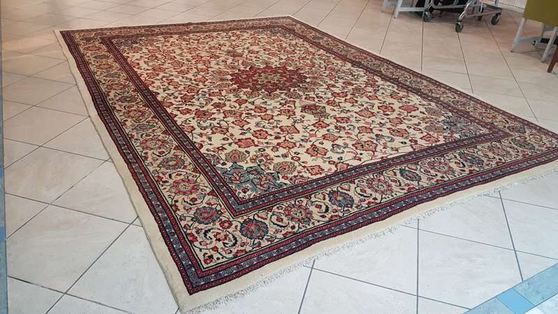 Fine Persian Sarough Carpet 366cm x 274cm Hand Knotted