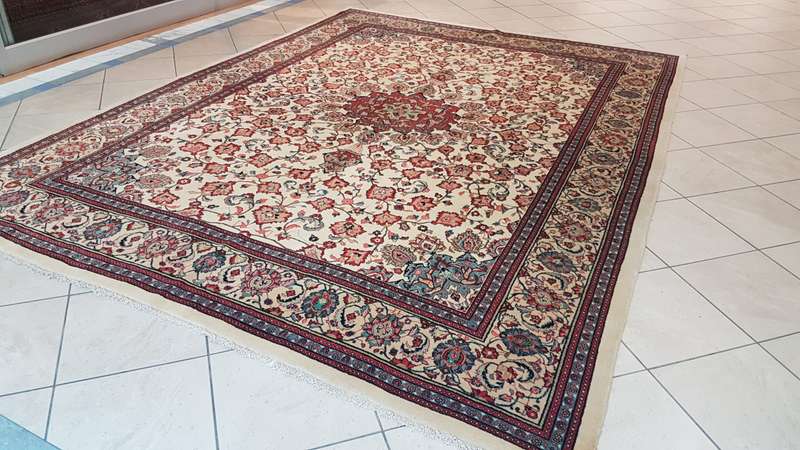 Fine Persian Sarough Carpet 366cm x 274cm Hand Knotted