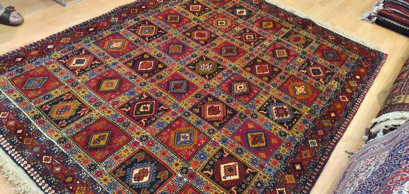 Very Fine Persian Yalemeh Carpet 200cm x 150cm Hand Knotted