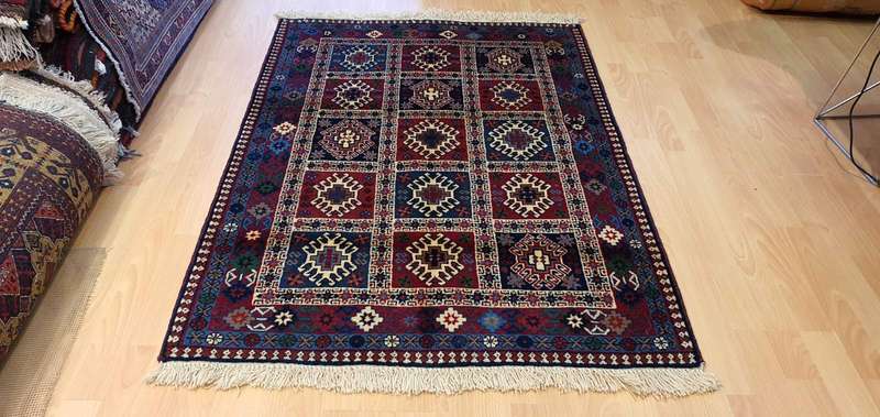 Very Fine Persian Yalemeh Carpet 150cm x 100cm Hand Knotted