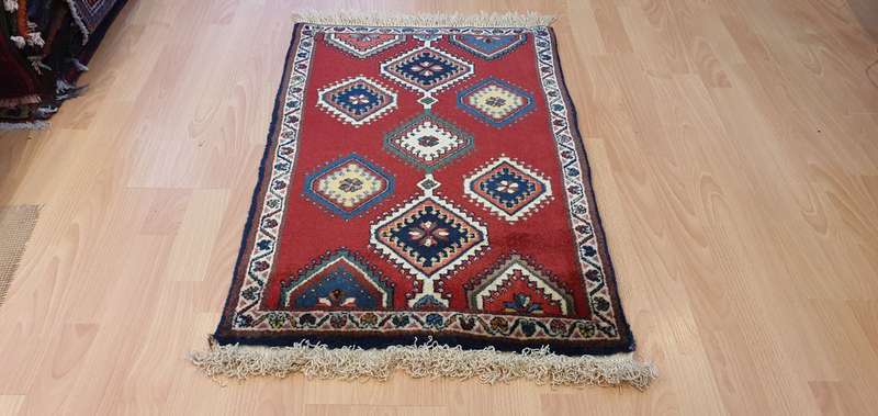 Very Fine Persian Yalemeh Carpet 100cm x 60cm Hand Knotted