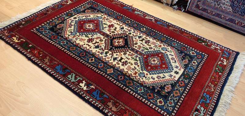 Very Fine Persian Yalemeh Carpet 150cm x 100cm Hand Knotted