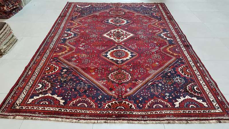 Very Fine Persian Qashgaye Carpet 320cm x 213cm Hand Knotted