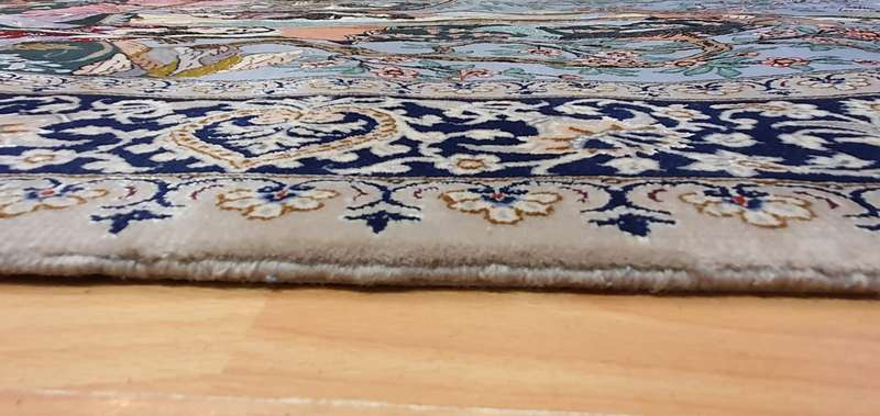 Very Fine Persian Pictorial Isfahan Carpet 175cm x 115cm Hand Knotted