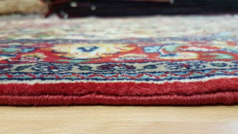 Fine Persian Isfahan Carpet 175cm x 110cm Hand Knotted