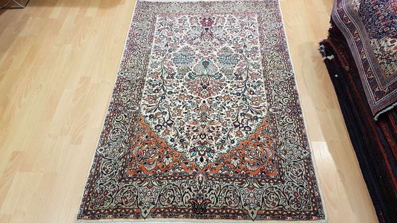 Very Fine Persian Sarough Carpet 163cm x 105cm Hand Knotted
