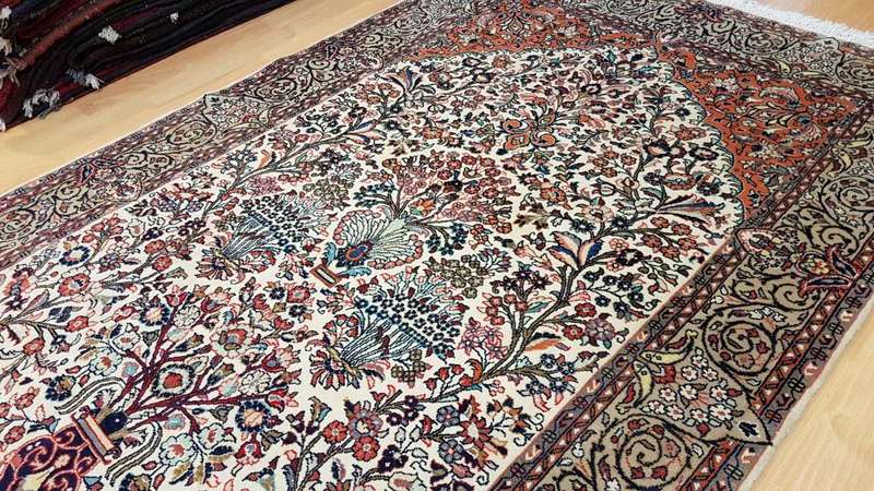 Very Fine Persian Sarough Carpet 163cm x 105cm Hand Knotted