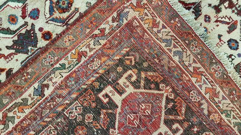 Very Fine Persian Qashqai Carpet 260cm x 176cm Hand Knotted